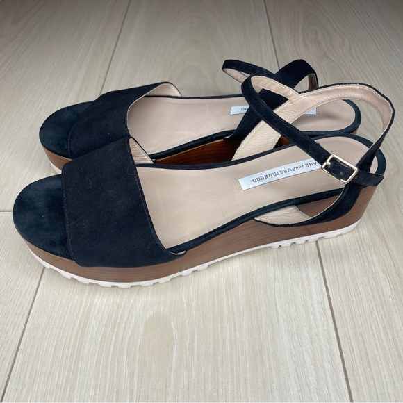 Diane Von Furstenberg Jessie Platform Sandal - Picture 3 of 7